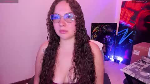 Snapshot of naughty_butt chatting on 03/18/26, 05:10 Megan online show from 03/18/26, 05:10