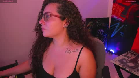 Snapshot of naughty_butt chatting on 04/02/26, 04:32 Megan online show from 04/02/26, 04:32