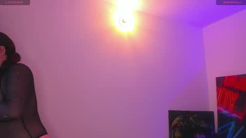 Snapshot of naughty_butt chatting on 04/19/26, 06:43 Megan online show from 04/19/26, 06:43