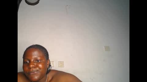 Snapshot of naughty_cunt0 chatting on 10/19/25, 06:19 Amara online show from 10/19/25, 06:19