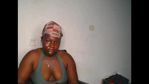 Snapshot of naughty_cunt0 chatting on 10/22/25, 07:19 Amara online show from 10/22/25, 07:19