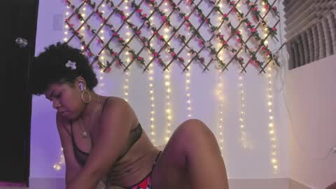 Snapshot of naughty_ebonyy chatting on 04/21/26, 03:46 SASHA online show from 04/21/26, 03:46