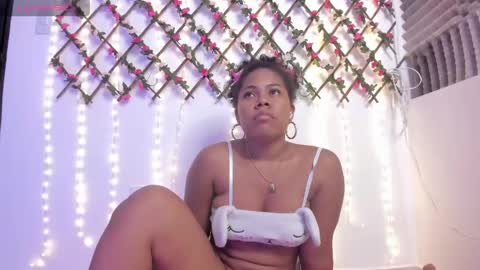 Snapshot of naughty_ebonyy chatting on 05/27/26, 06:21 SASHA online show from 05/27/26, 06:21