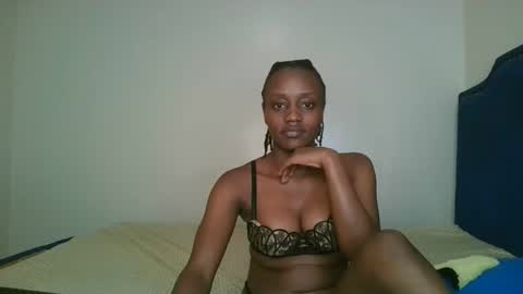 naughty_ellaa online show from 09/26/25, 06:50