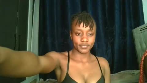 naughty_ellaa online show from 10/19/25, 06:52