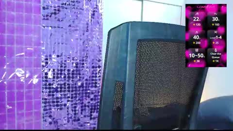 Snapshot of naughty_em_17 chatting on 03/03/25, 09:48 Em  please help me reach 100 thumbs up 3 online show from 03/03/25, 09:48