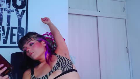 Snapshot of naughty_em_17 chatting on 09/14/25, 04:50 Em  please help me reach 100 thumbs up 3 online show from 09/14/25, 04:50