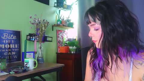 Snapshot of naughty_em_17 chatting on 09/28/25, 04:34 Em  please help me reach 100 thumbs up 3 online show from 09/28/25, 04:34