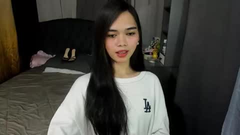 Snapshot of naughty_emmats chatting on 04/24/26, 01:02 emma online show from 04/24/26, 01:02