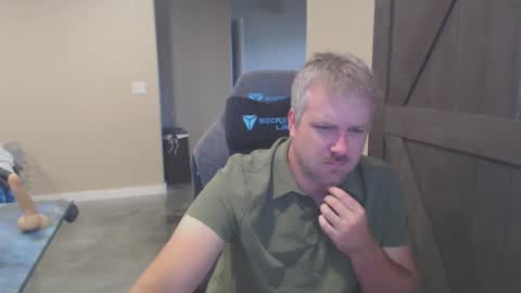 Snapshot of naughty_kinky1 chatting on 09/15/25, 03:23 Naughty kinky1 online show from 09/15/25, 03:23