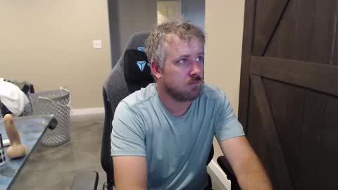 Snapshot of naughty_kinky1 chatting on 09/29/25, 03:28 Naughty kinky1 online show from 09/29/25, 03:28