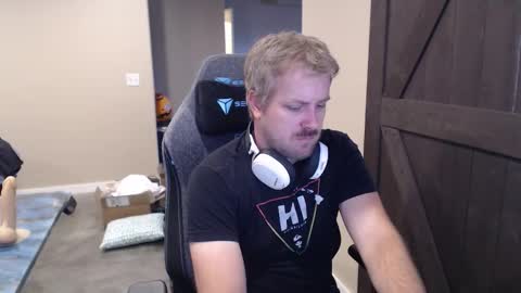 Snapshot of naughty_kinky1 chatting on 10/10/25, 03:55 Naughty kinky1 online show from 10/10/25, 03:55