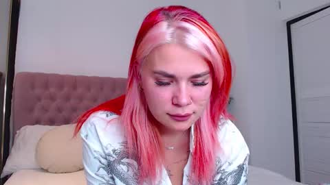 Maria  online show from 10/14/25, 08:53