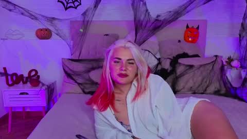 Maria  online show from 10/27/25, 02:10