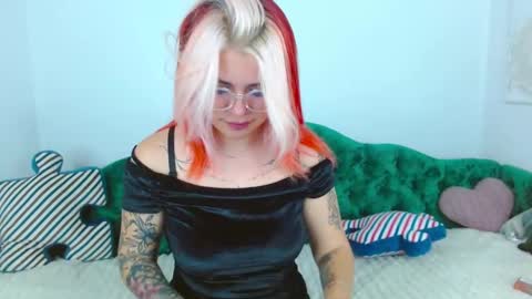 Maria  online show from 11/17/25, 08:47