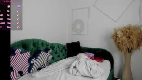 Maria  online show from 11/28/25, 11:29