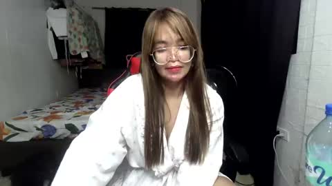 Snapshot of naughty_mariaxx chatting on 12/10/24, 03:33 Maria online show from 12/10/24, 03:33