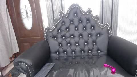 Snapshot of naughty_milf_esmeralda chatting on 01/16/26, 02:26 ESMERALDA online show from 01/16/26, 02:26