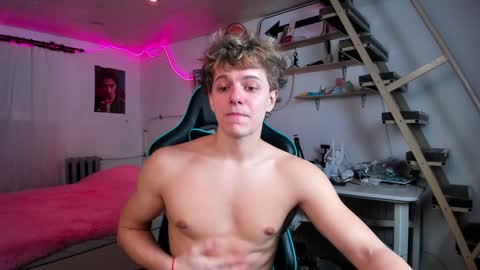 Snapshot of naughty_nik43 chatting on 02/04/25, 07:33 Nik online show from 02/04/25, 07:33