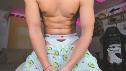 Snapshot of naughty_nik43 chatting on 03/05/25, 03:18 Nik online show from 03/05/25, 03:18