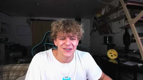 Snapshot of naughty_nik43 chatting on 10/01/25, 09:10 Nik online show from 10/01/25, 09:10