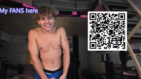 Snapshot of naughty_nik43 chatting on 10/05/25, 10:35 Nik online show from 10/05/25, 10:35