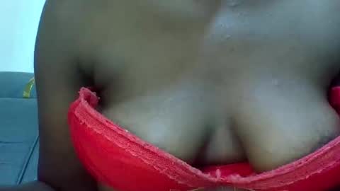 Snapshot of naughty_precious898295 chatting on 09/18/25, 07:05 naughty_precious898295 online show from 09/18/25, 07:05