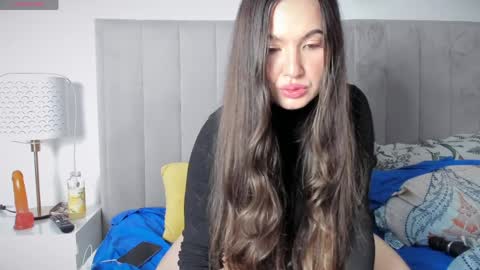 Snapshot of naughty_princesse chatting on 03/29/26, 10:43 Elena online show from 03/29/26, 10:43