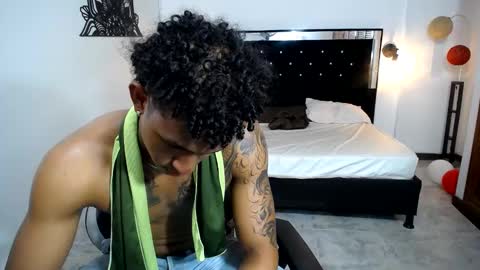 Snapshot of naughty_sebas_ chatting on 02/19/25, 10:09 SEBAS online show from 02/19/25, 10:09