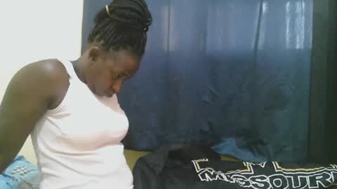 Snapshot of naughty_slender2 chatting on 03/06/26, 06:32 jn online show from 03/06/26, 06:32