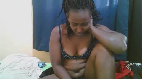 Snapshot of naughty_slender2 chatting on 03/22/26, 09:23 jn online show from 03/22/26, 09:23