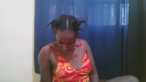 Snapshot of naughty_slender2 chatting on 03/26/26, 06:30 jn online show from 03/26/26, 06:30