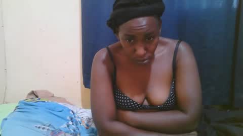 Snapshot of naughty_slender2 chatting on 04/06/26, 04:57 jn online show from 04/06/26, 04:57