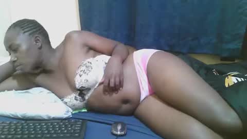 Snapshot of naughty_slender2 chatting on 04/13/26, 09:48 jn online show from 04/13/26, 09:48