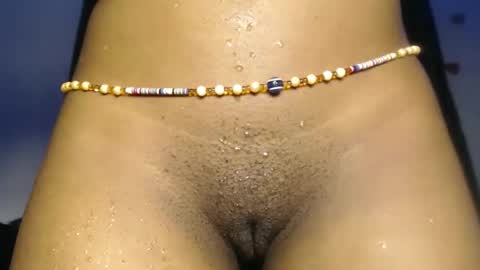 laura online show from 10/11/25, 08:02