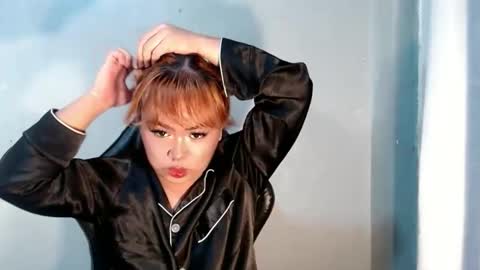 naughty_ursula21xxx online show from 09/17/25, 11:01