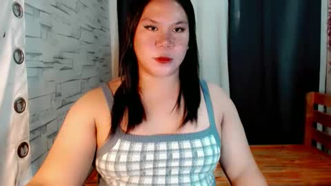 Snapshot of naughty_vies chatting on 03/22/26, 05:11 Davies online show from 03/22/26, 05:11