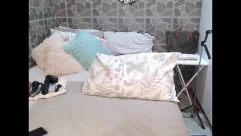 Snapshot of naughtyanal19 chatting on 05/08/26, 05:18 zandy online show from 05/08/26, 05:18