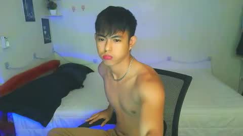 Snapshot of naughtyboylouie chatting on 09/11/25, 10:26 Loue online show from 09/11/25, 10:26