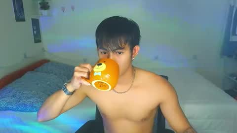 Snapshot of naughtyboylouie chatting on 10/10/25, 06:56 Loue online show from 10/10/25, 06:56