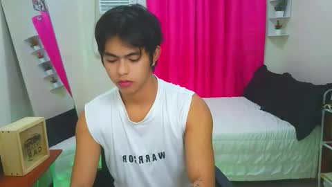 Snapshot of naughtyboylouie chatting on 11/13/25, 02:49 Loue online show from 11/13/25, 02:49