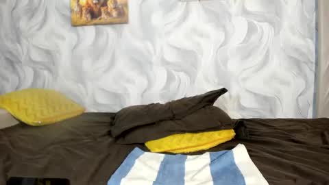 Snapshot of naughtybutterfly6 chatting on 12/14/25, 03:01 naughtybutterfly6 online show from 12/14/25, 03:01