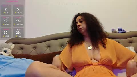 Snapshot of naughtycurls2026 chatting on 05/18/26, 06:25 naughtycurls2026 online show from 05/18/26, 06:25