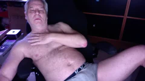 Snapshot of naughtydaddyla chatting on 01/12/25, 04:31 naughtydaddyla online show from 01/12/25, 04:31