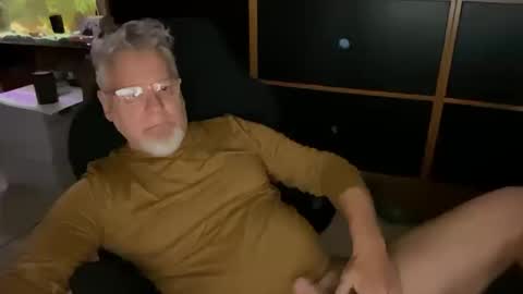 Snapshot of naughtydaddyla chatting on 10/14/25, 02:45 naughtydaddyla online show from 10/14/25, 02:45