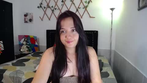 Snapshot of naughtygirl_mmm chatting on 06/01/26, 04:47 Valeria online show from 06/01/26, 04:47