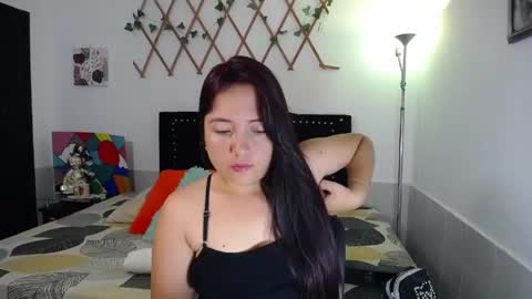 Snapshot of naughtygirl_mmm chatting on 06/02/26, 08:05 Valeria online show from 06/02/26, 08:05