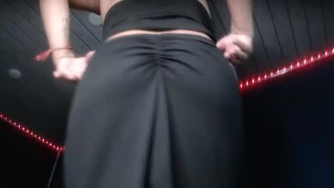 Snapshot of naughtyhotsquirt chatting on 05/01/26, 01:54 Kimberly online show from 05/01/26, 01:54