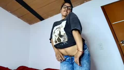 Snapshot of naughtyhotsquirt chatting on 06/30/26, 04:08 Kimberly online show from 06/30/26, 04:08