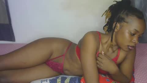 Snapshot of naughtyie chatting on 11/25/25, 10:54 naughtyie online show from 11/25/25, 10:54